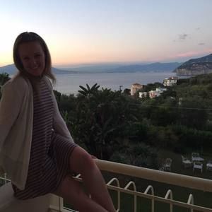 Meet your Posher, Danielle